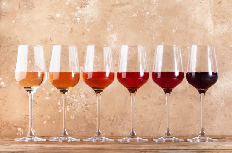 Les vins rosés de Provence à offrir en cadeau : Les Côtes de Provence, une attention appréciée